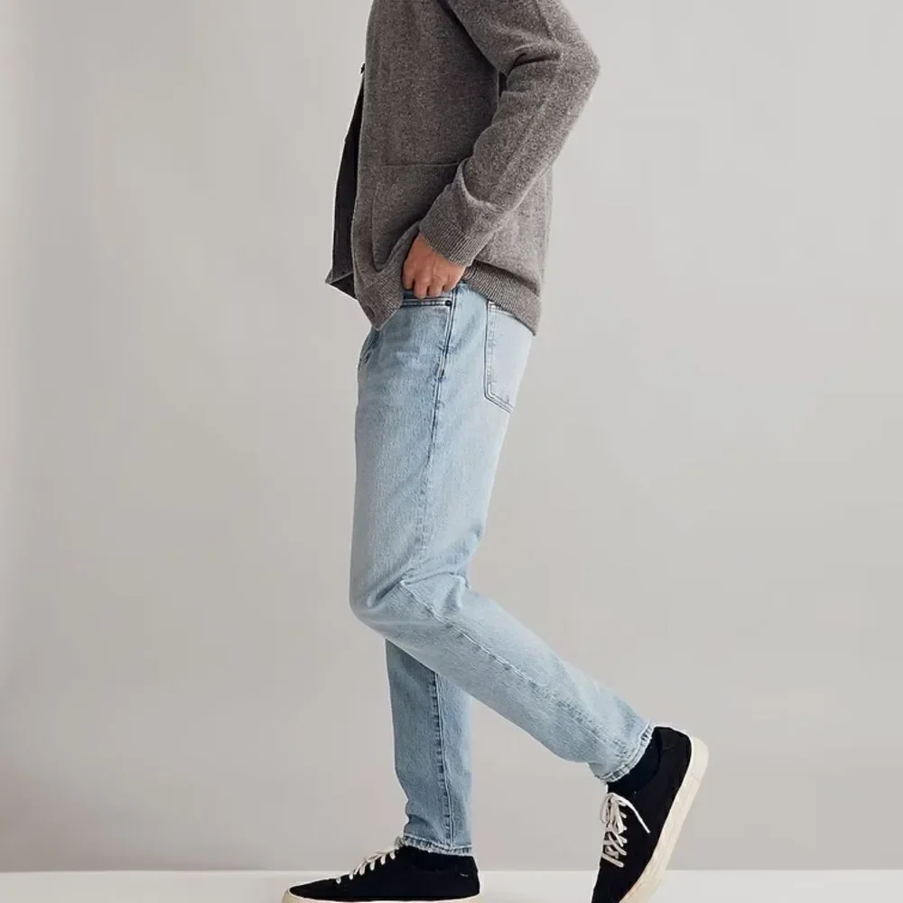 Madewell Relaxed Taper Jeans in Becklow Wash